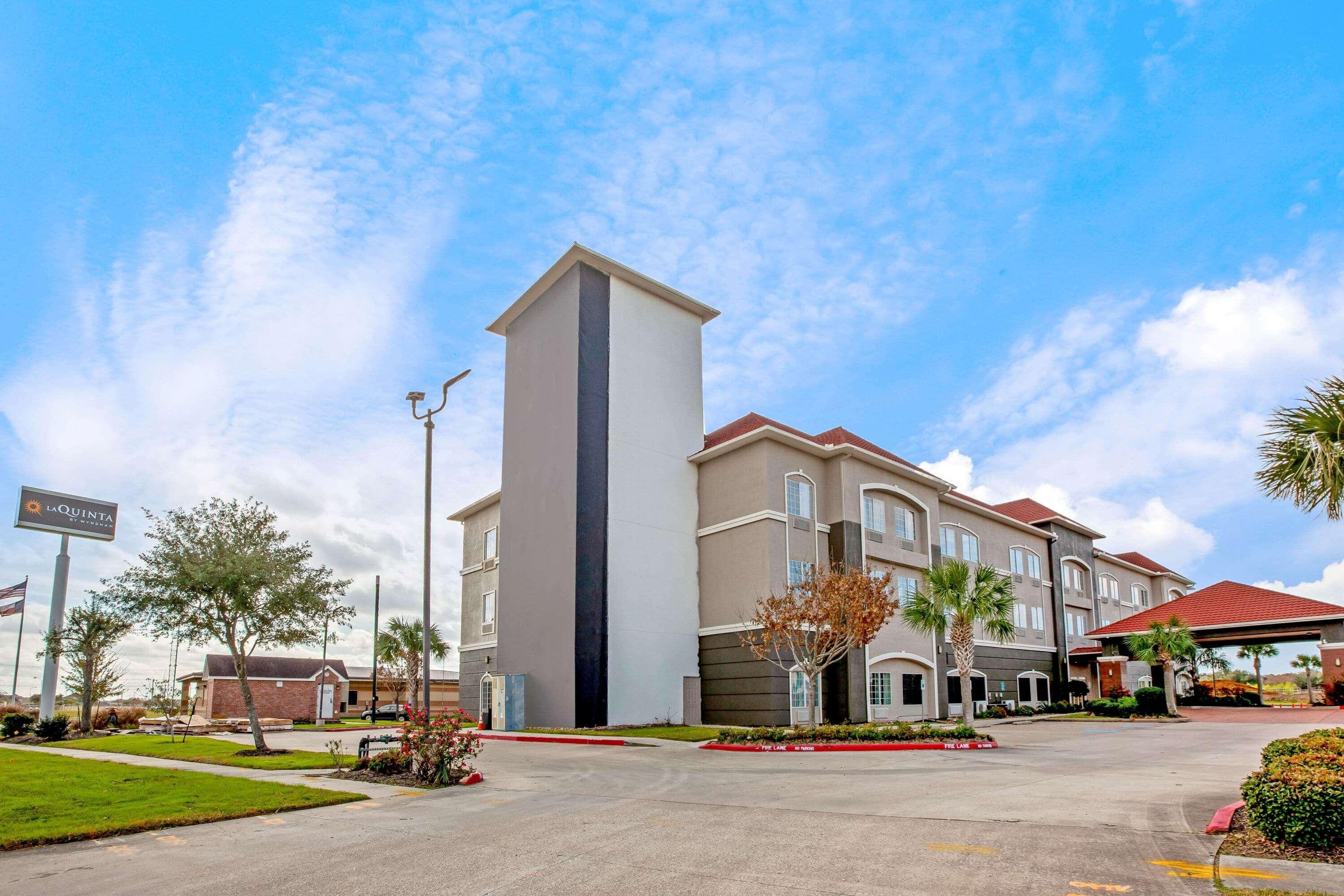 La Quinta By Wyndham Deer Park Hotel Exterior foto