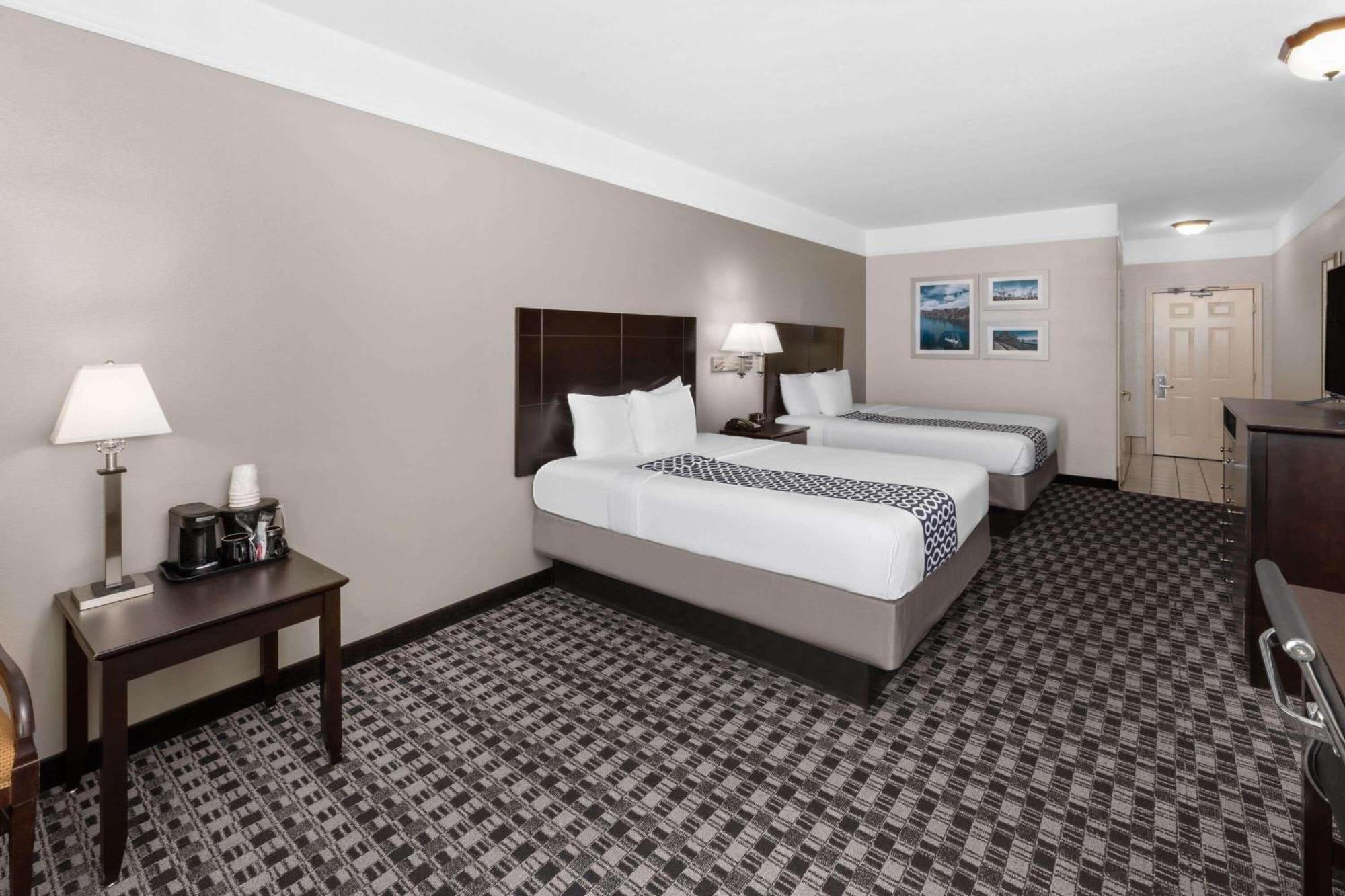 La Quinta By Wyndham Deer Park Hotel Exterior foto