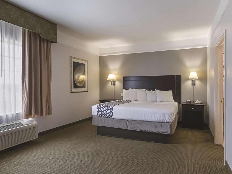 La Quinta By Wyndham Deer Park Hotel Exterior foto